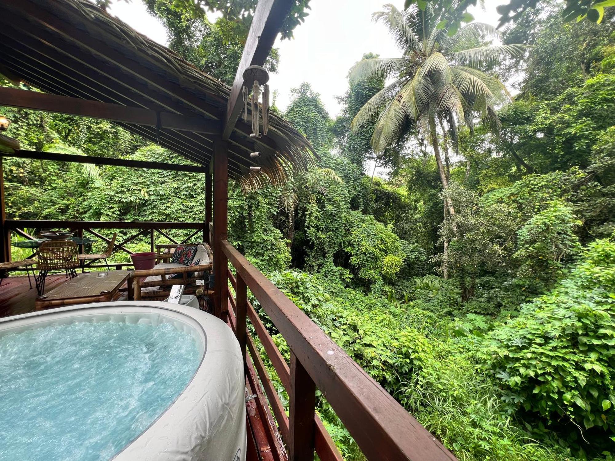 Ti Zaboka Chalet , Spa Privatif เลส์อาบิมส์ ภายนอก รูปภาพ